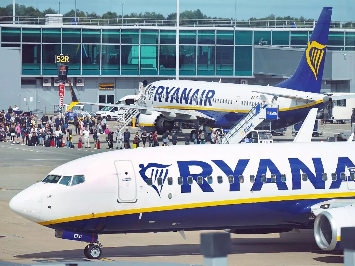 Thay vì lên chuyến bay đi Tây Ban Nha, cặp vợ chồng bị đưa nhầm lên chuyến bay của Ryanair đến Litva. (Ảnh: Bristol Live)