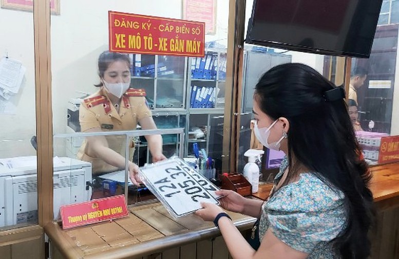 Người dân được đăng ký xe tại tất cả công an cấp xã trong tỉnh, thành phố từ 1/7- Ảnh 1. Người dân được đăng ký xe tại tất cả công an cấp xã trong tỉnh, thành phố từ 1/7- Ảnh 1.