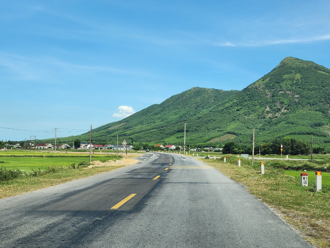 Đường ven biển qua Hà Tĩnh hư hỏng đang chờ... chọn nhà thầu xử lý- Ảnh 3.