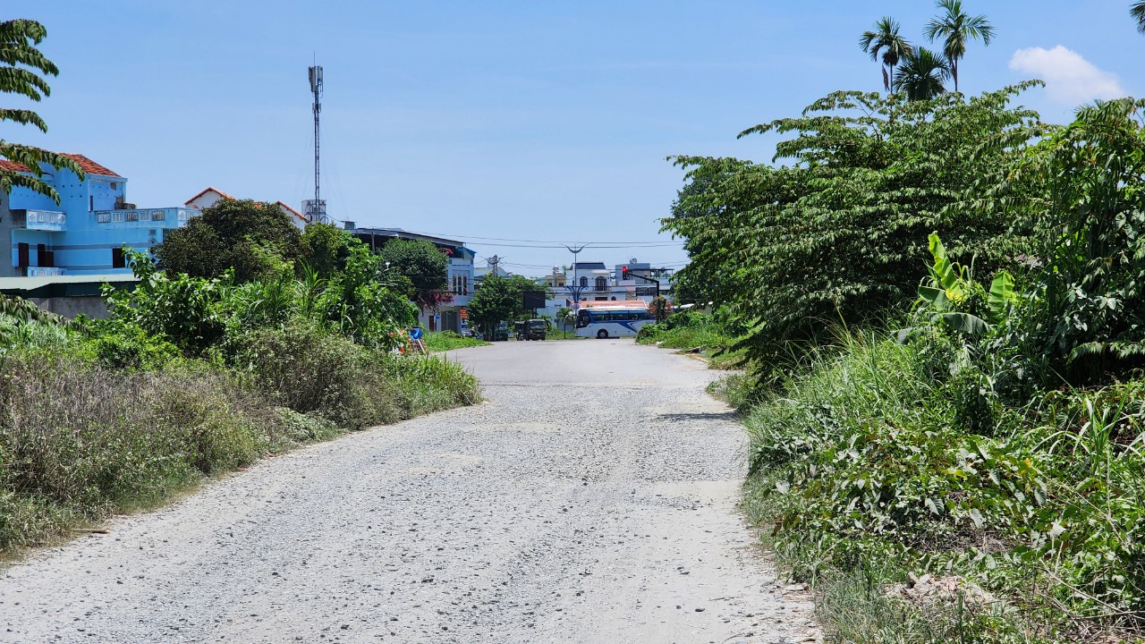 Ngổn ngang dự án đường 876m ở Quảng Ngãi: Sau 9 năm làm được 150m- Ảnh 7.