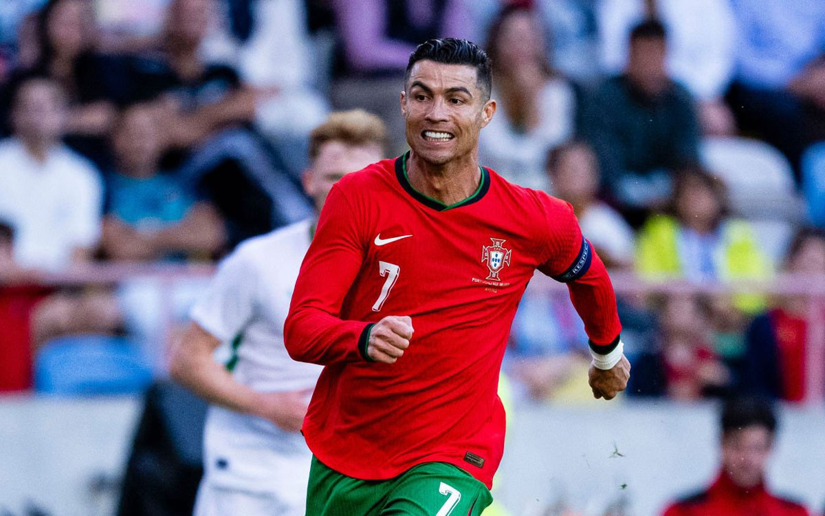 Hậu vệ CH Séc nói lời khó hiểu khi nhắc đến việc theo kèm Ronaldo- Ảnh 1.