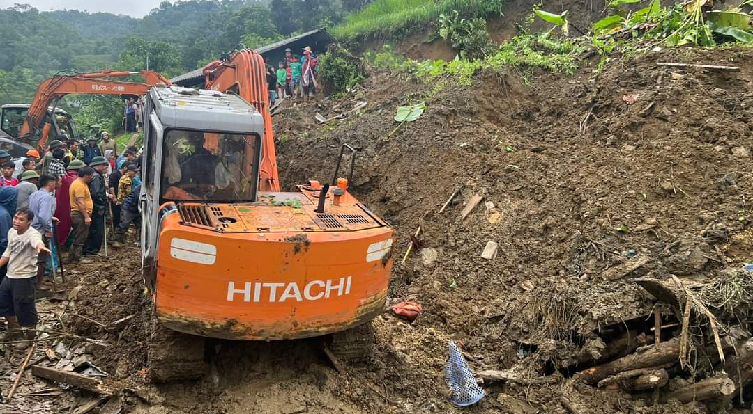 Ám ảnh hiện trường sạt lở đất khiến 4 người trong gia đình tử vong tại Bắc Kạn- Ảnh 5.