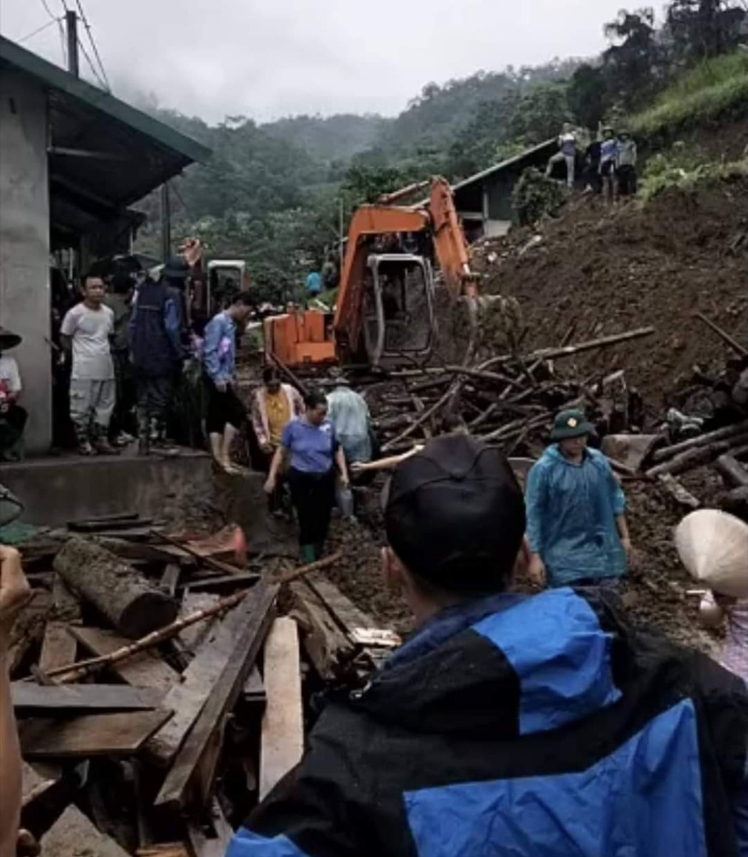 Ám ảnh hiện trường sạt lở đất khiến 4 người trong gia đình tử vong tại Bắc Kạn- Ảnh 8.