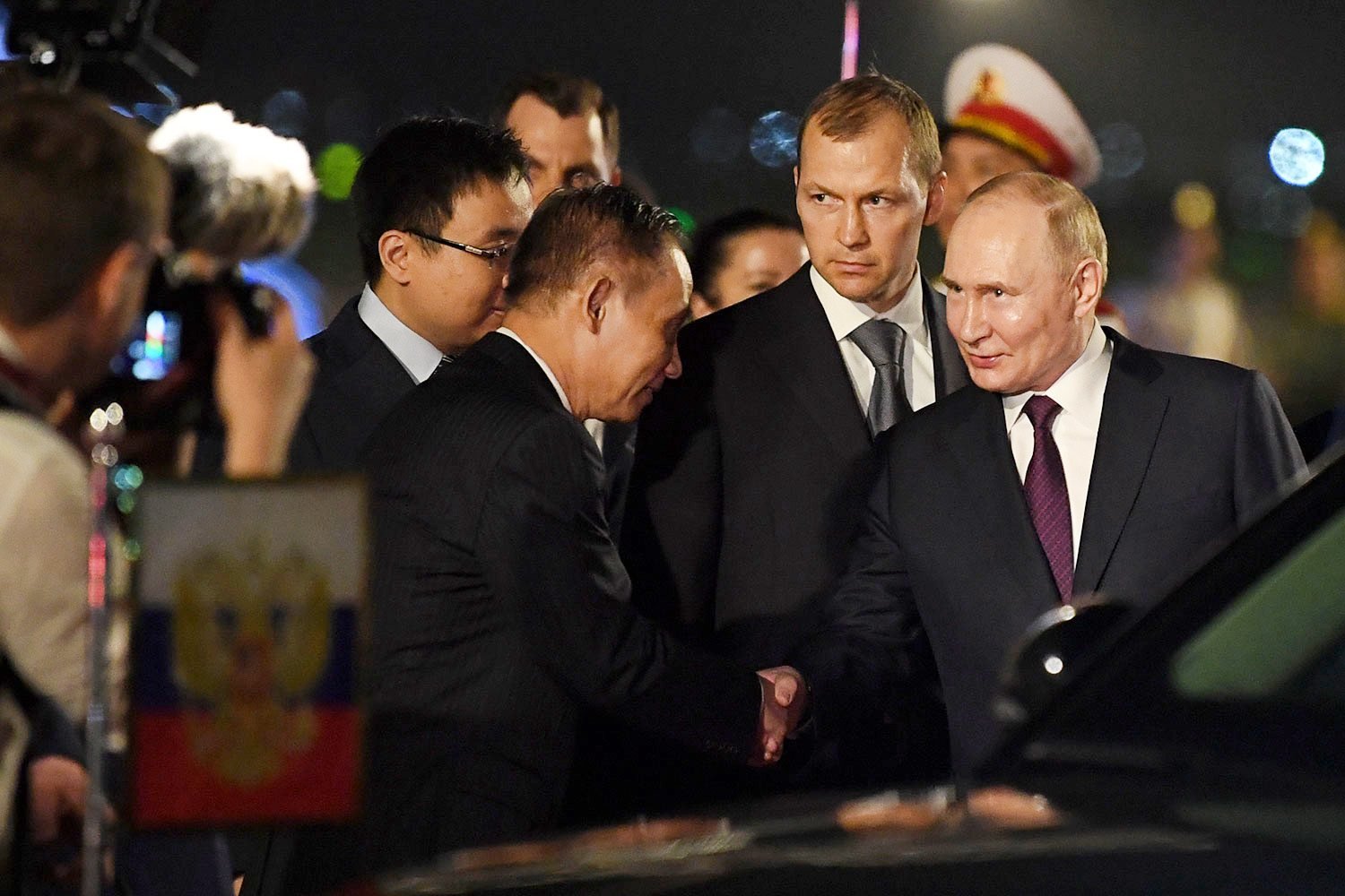 Những hình ảnh đầu tiên của Tổng thống Nga Vladimir Putin tại Hà Nội- Ảnh 9.