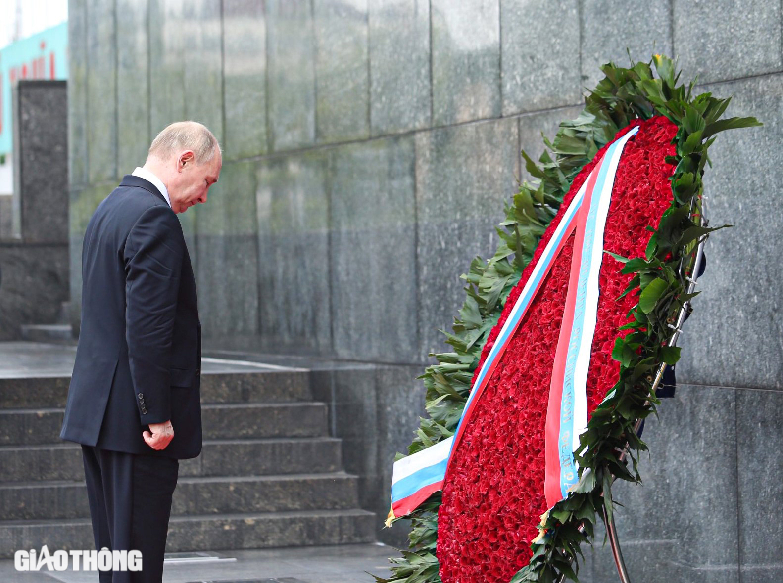Tổng thống Nga đặt vòng hoa, viếng Chủ tịch Hồ Chí Minh và Anh hùng liệt sĩ- Ảnh 6.