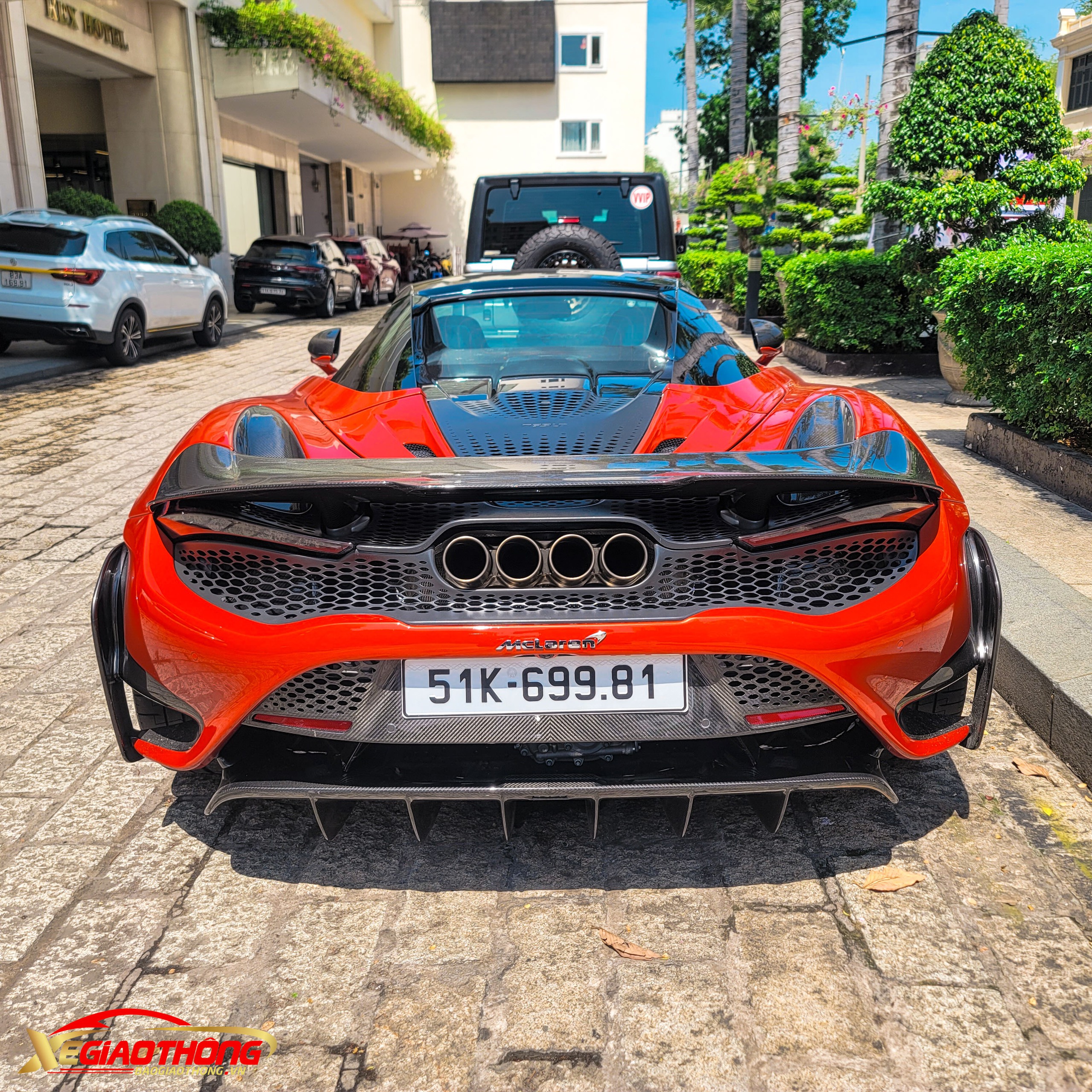Cận cảnh siêu xe McLaren 765LT Spider độc nhất Việt Nam