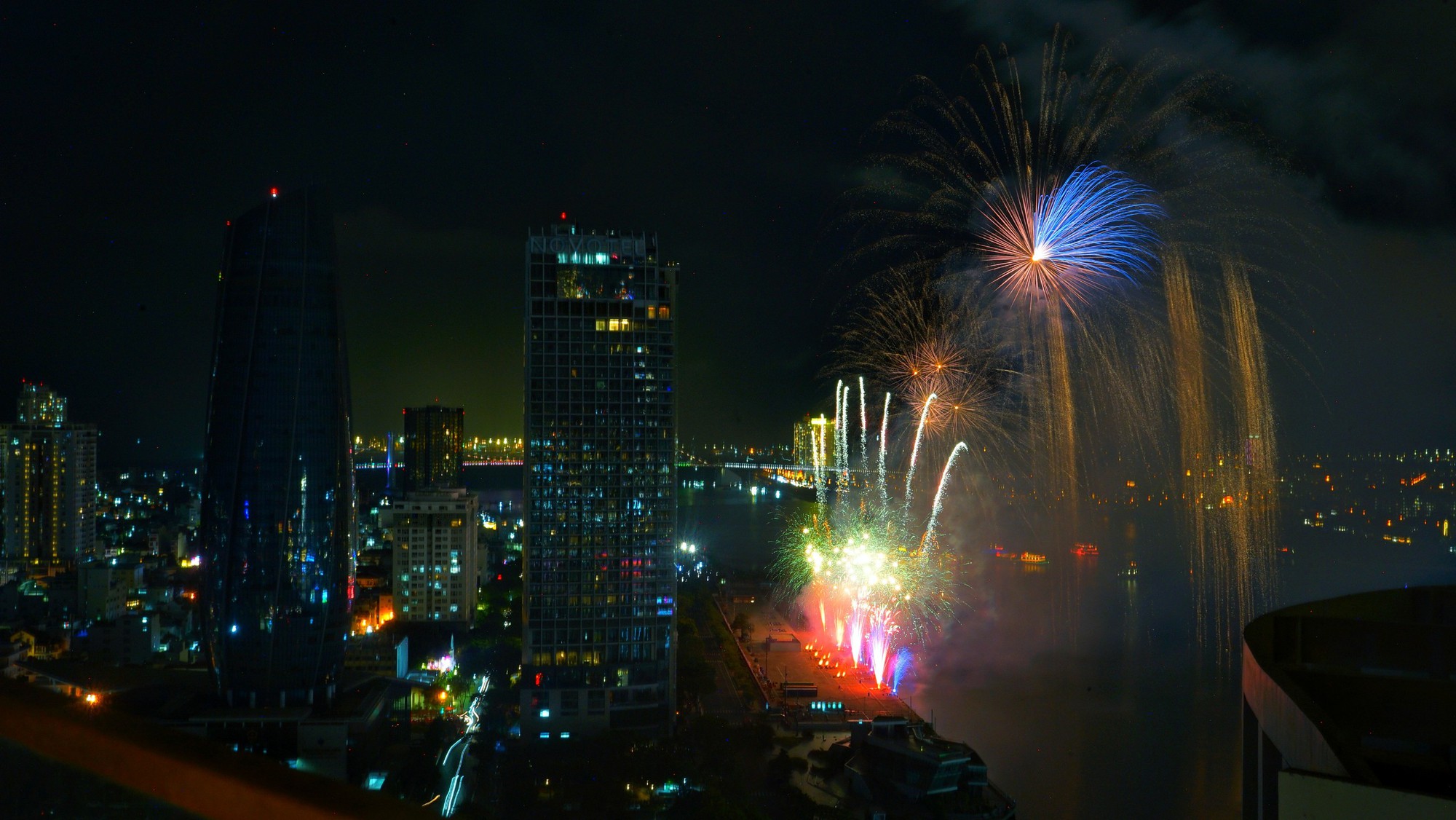 Pháo hoa Đà Nẵng 2024: Mãn nhãn màn so tài của 2 đại diện châu Âu- Ảnh 6.