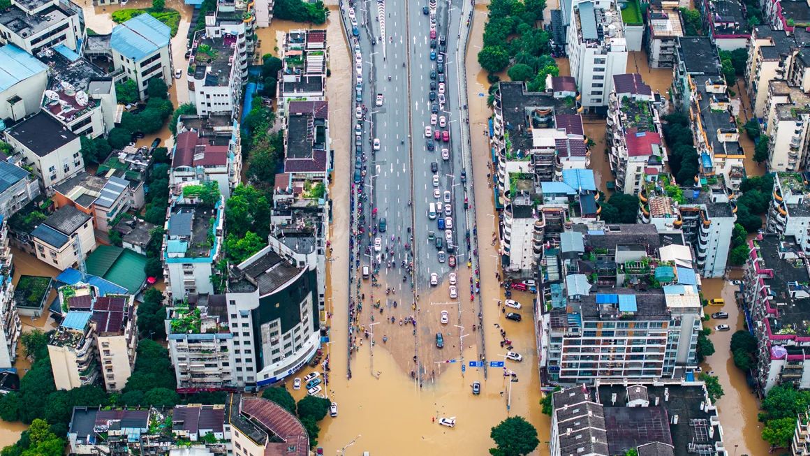 Lũ lụt chưa từng có tại miền Nam Trung Quốc làm sập đường, 47 người thiệt mạng- Ảnh 1.