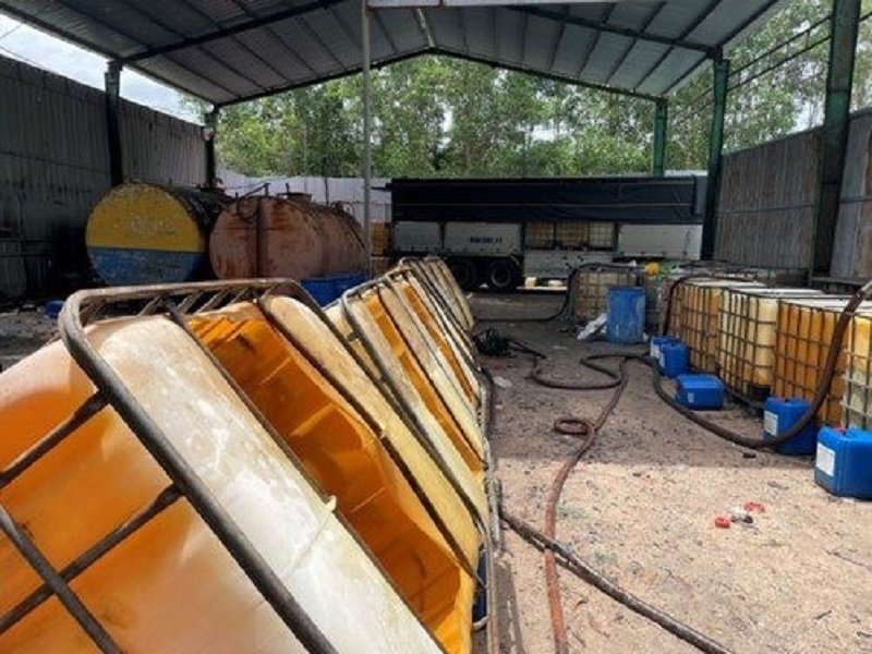 Công an Bình Thuận phát hiện 28.000 lít nhớt thải chuẩn bị tái chế