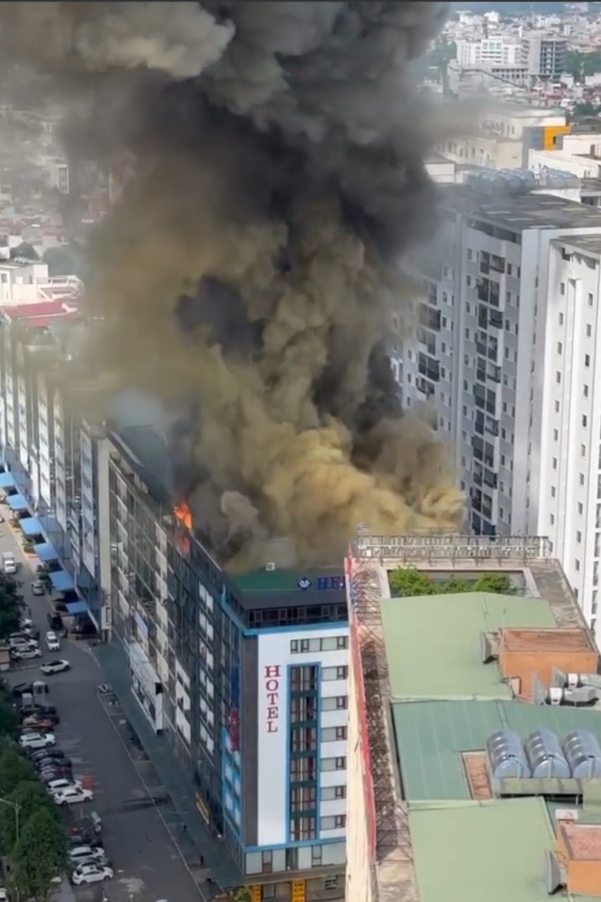 Cháy lớn tại chung cư ở Bắc Ninh do chập điện máy giặt- Ảnh 3.