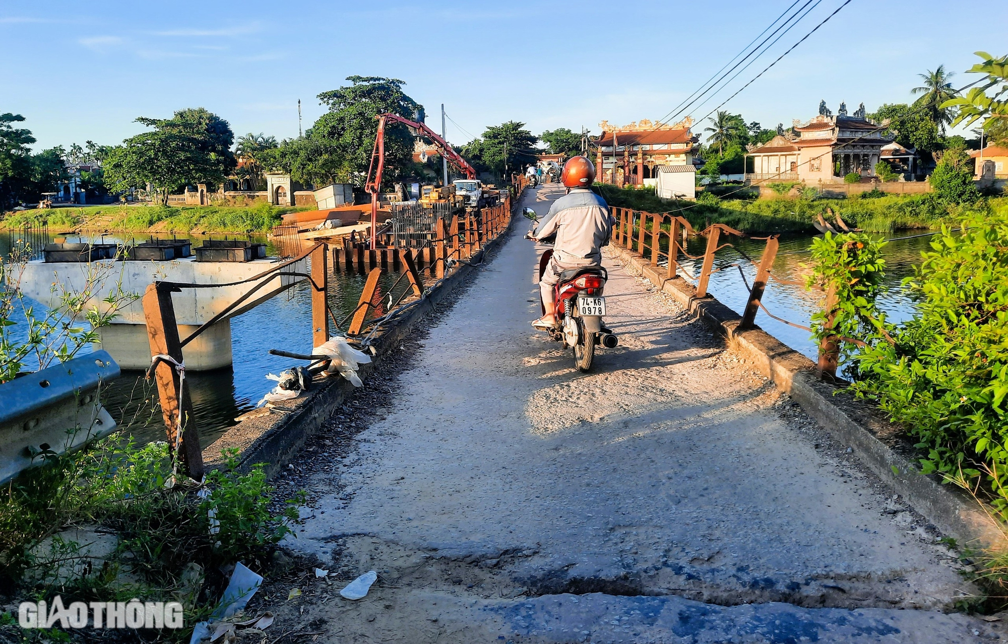 Cầu mới thay cầu cũ bị lún võng cả mét ở Quảng Trị hoàn thành trước 30/8- Ảnh 2.