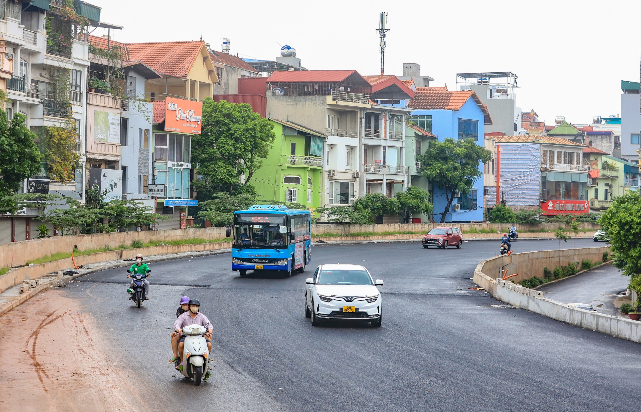 Ngắm đường Âu Cơ - Nghi Tàm sắp thông xe- Ảnh 2.