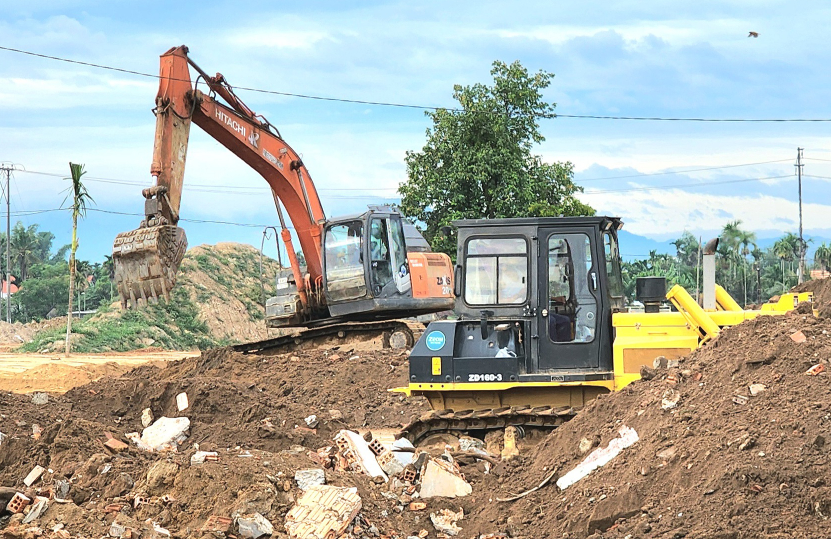 Gỡ điểm nghẽn mặt bằng lớn nhất trên cao tốc Quảng Ngãi - Hoài Nhơn- Ảnh 5.