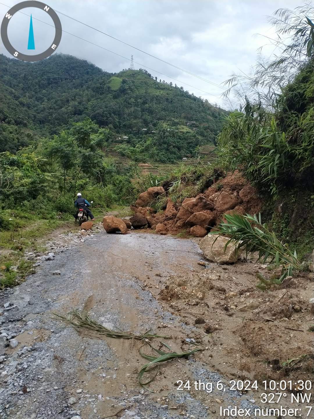 Hà Giang: Mưa lớn gây sạt lở, chia cắt nhiều tuyến đường- Ảnh 5.