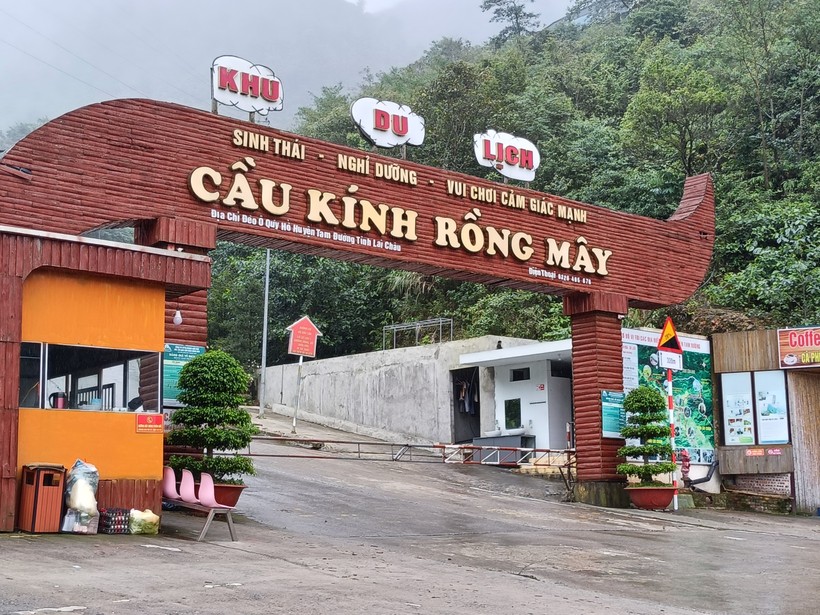 Mưa lớn làm sập nhà chờ khách tại Khu du lịch Cầu kính Rồng Mây ở Lai Châu- Ảnh 2.