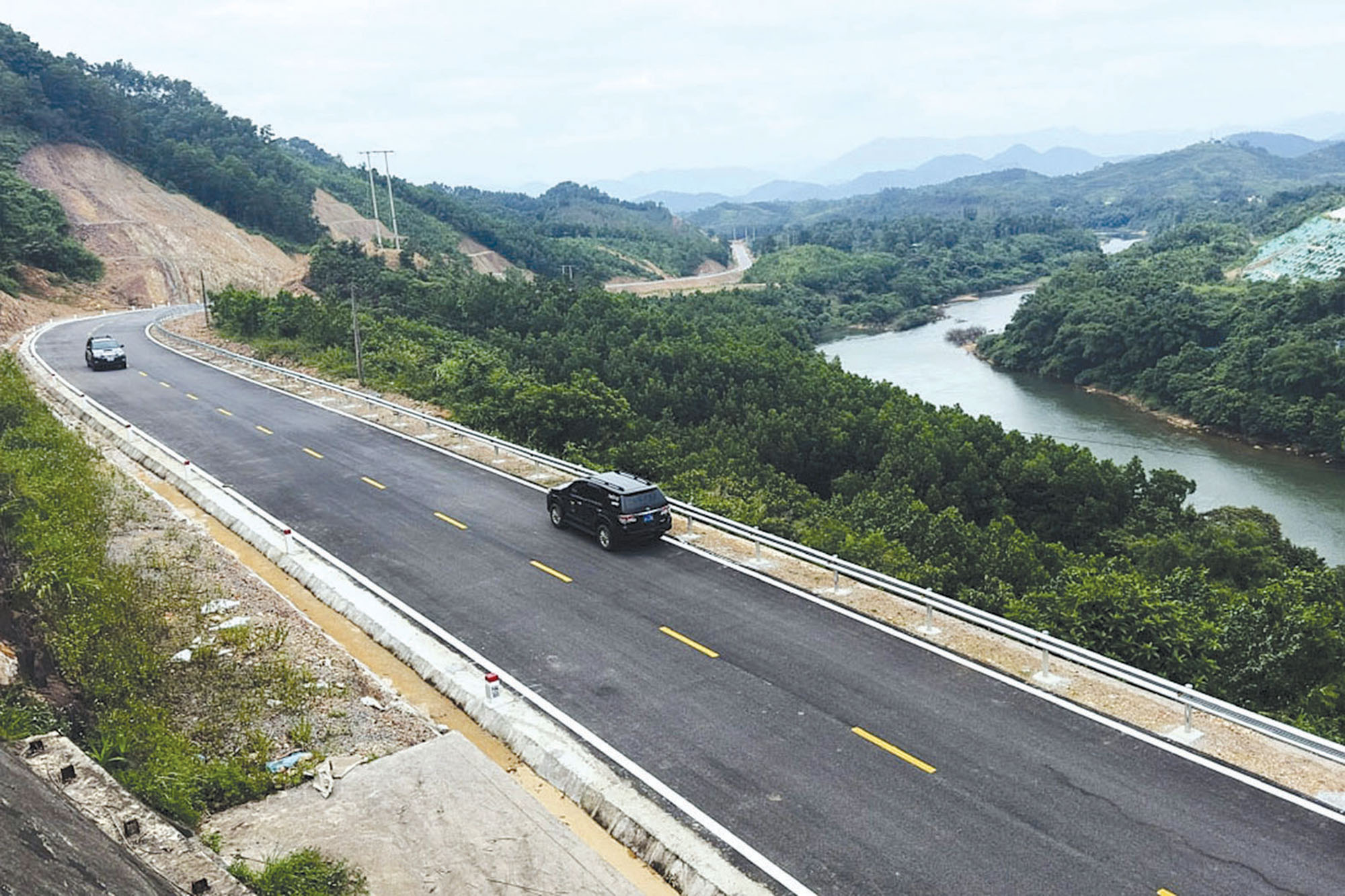 Những công trình giao thông trọng điểm giúp Quảng Ninh “cất cánh”- Ảnh 1.