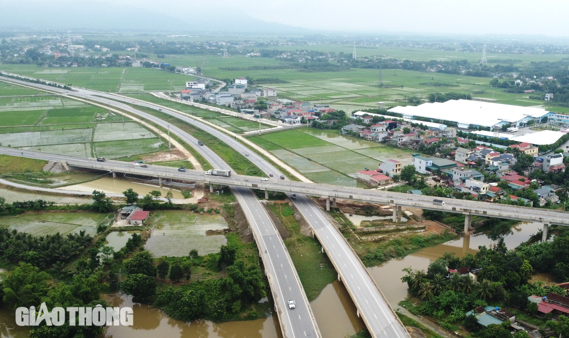 Ngắm cầu cạn đẹp nhất trên tuyến nối TP Thanh Hóa đi Nghi Sơn - Sao Vàng- Ảnh 11.