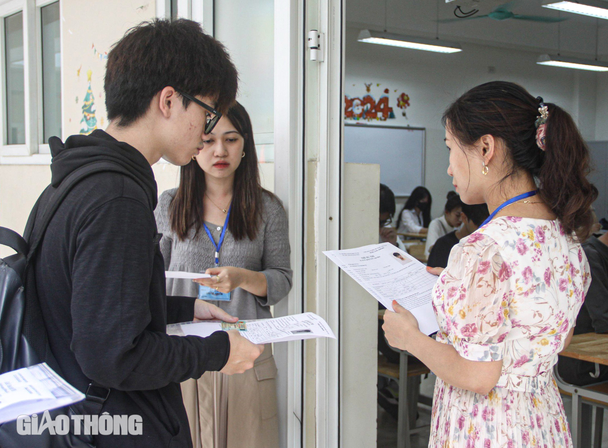Thí sinh Hà Nội tự tin bước vào kỳ thi tốt nghiệp THPT 2024- Ảnh 14.