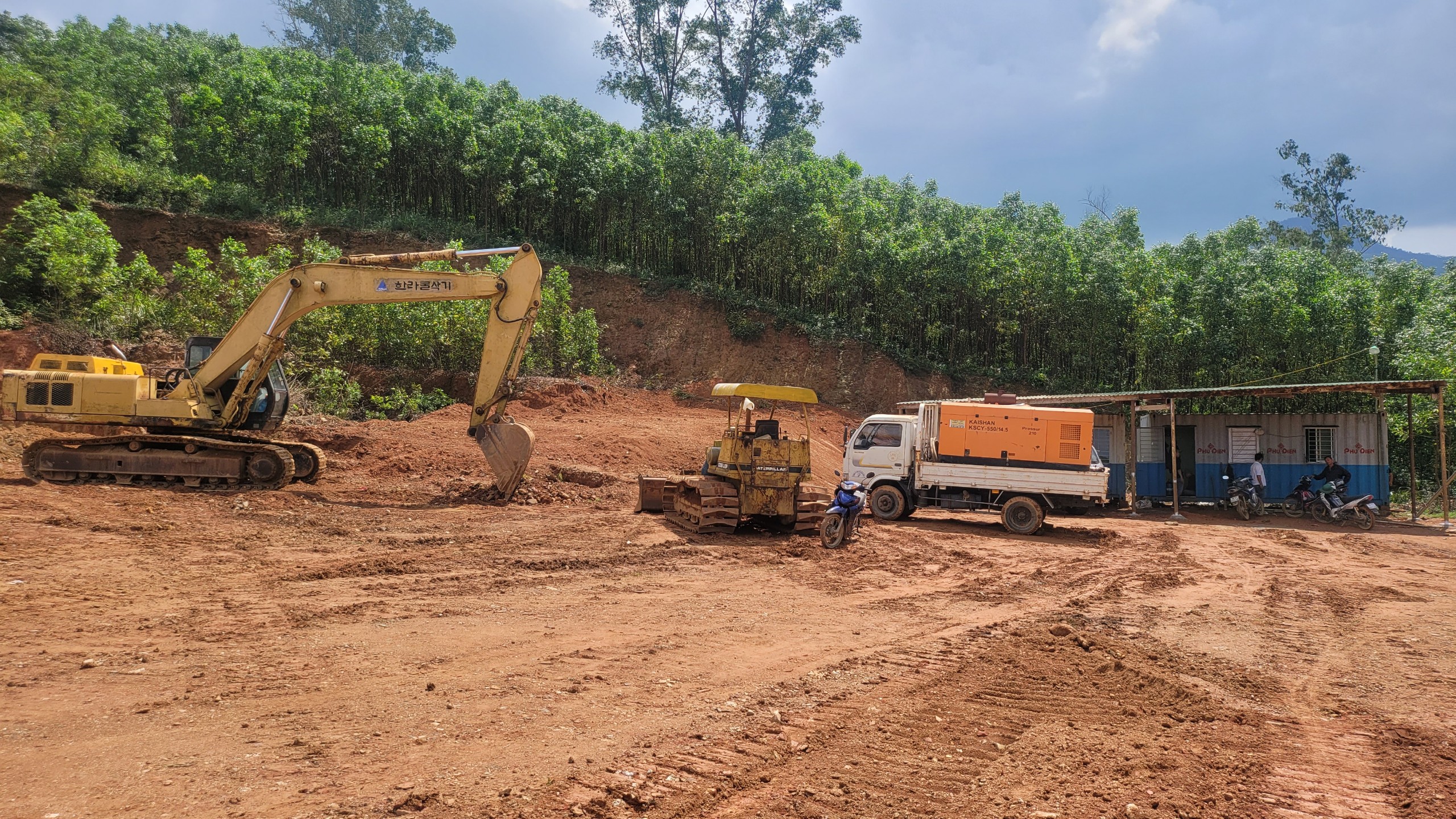 Phạt công ty Phú Điền hơn 230 triệu do sai phạm trong khai thác mỏ đất- Ảnh 1.