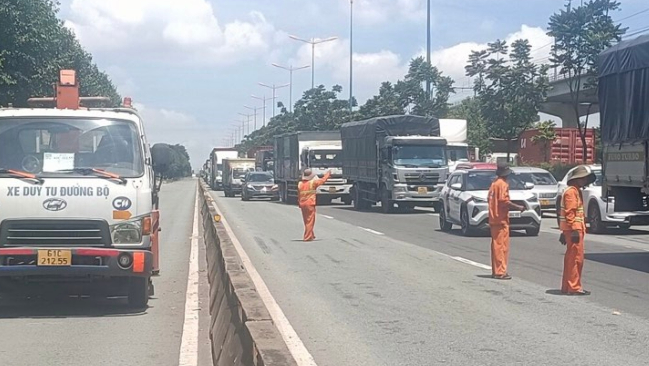 Xe container gây tai nạn liên hoàn trên xa lộ Hà Nội- Ảnh 3.