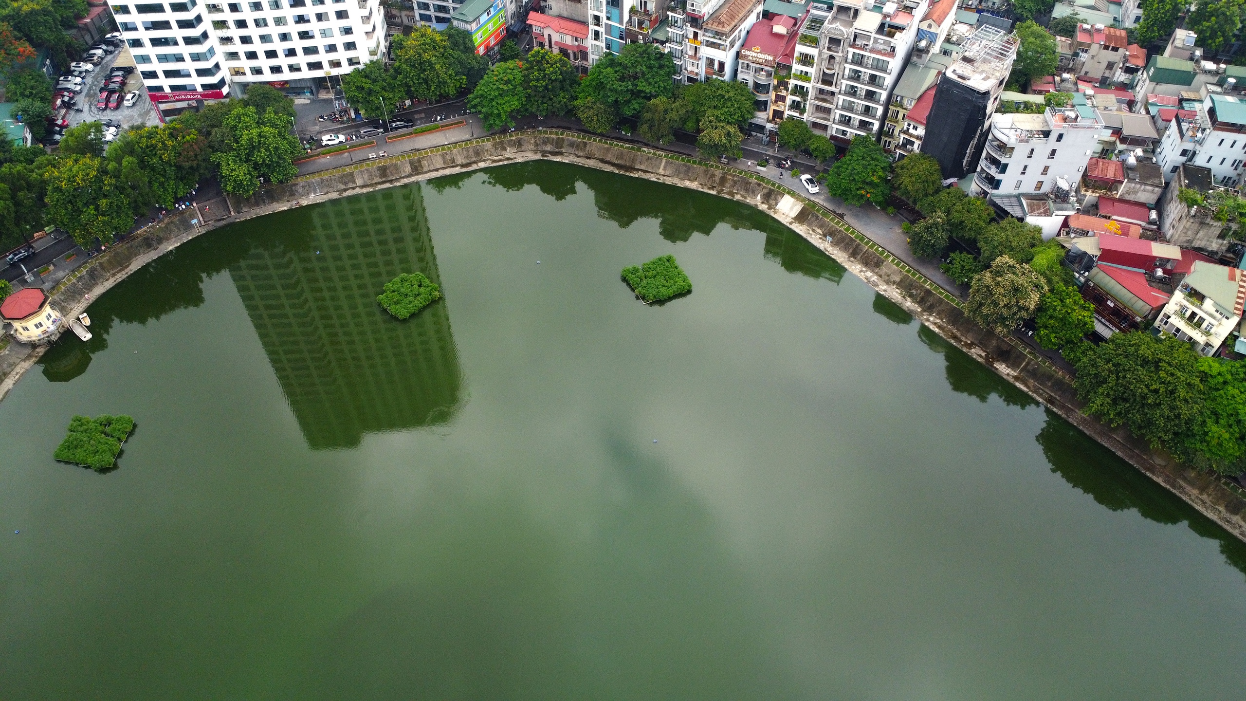 Toàn cảnh hồ Ngọc Khánh sắp được cải tạo làm phố đi bộ thứ 7 ở Hà Nội- Ảnh 2.