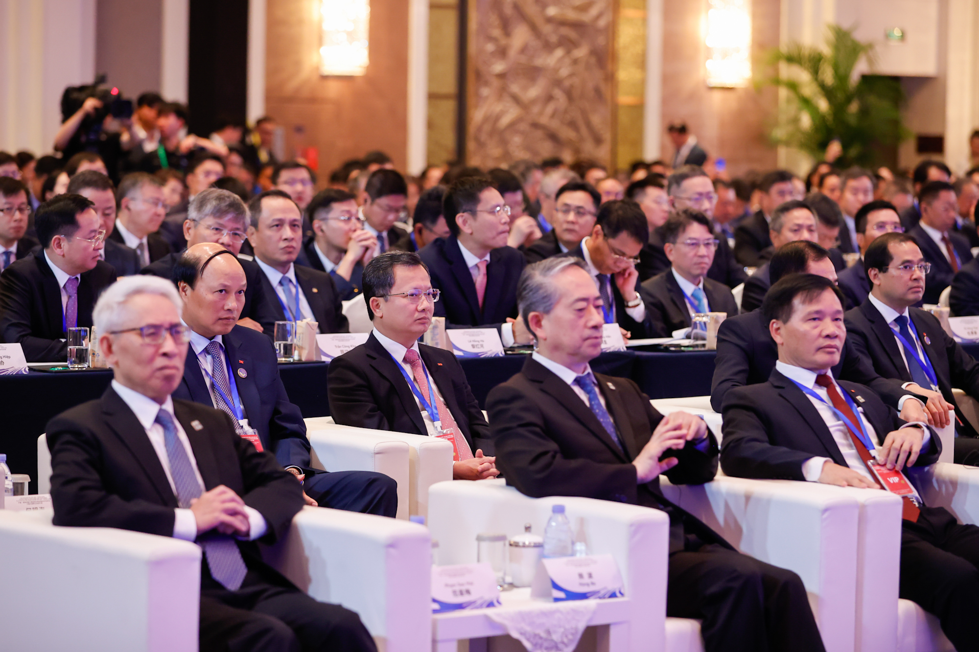 Thủ tướng khuyến khích doanh nghiệp Trung Quốc tham gia dự án đường sắt đô thị Việt Nam- Ảnh 3.