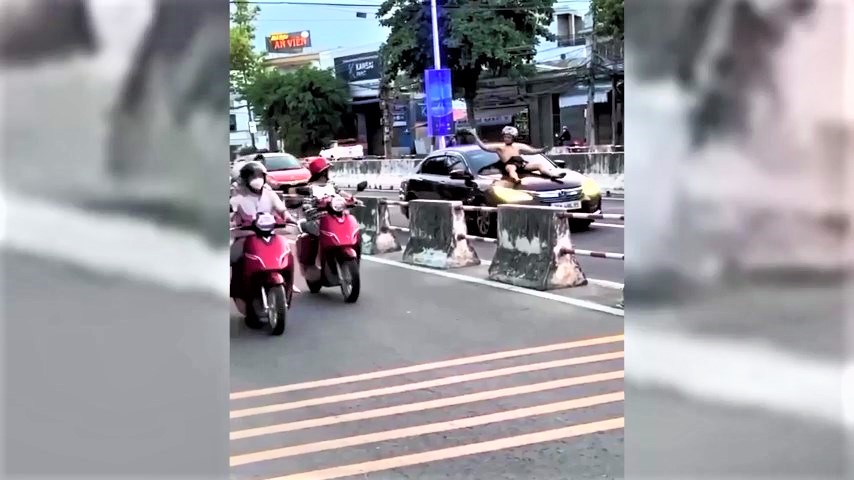 Người nước ngoài chặn đường, đập phá ô tô ở Khánh Hòa- Ảnh 1.
