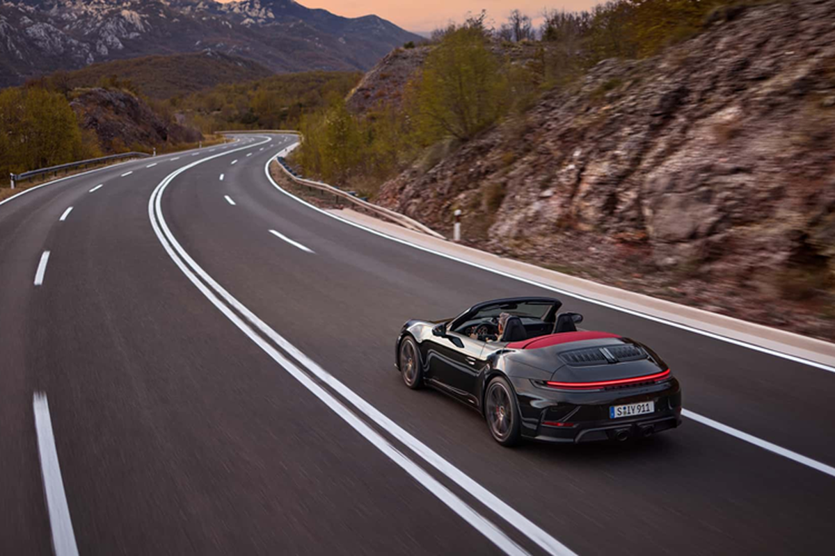 Porsche 911 2025 ra mắt với hệ truyền động hybrid hoàn toàn mới