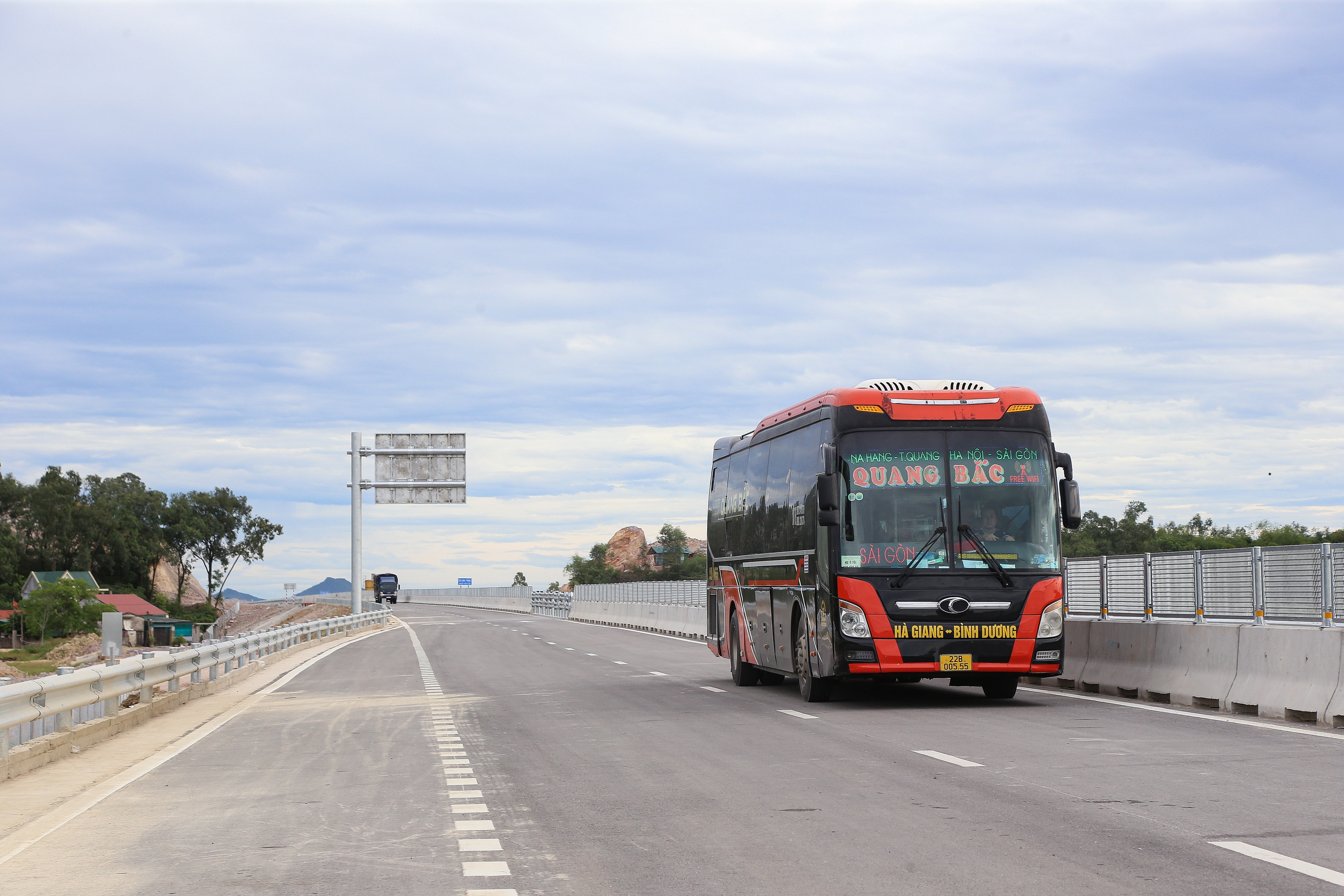 Phương tiện đi lại ra sao trong ngày cao tốc thông xe về Hà Tĩnh?- Ảnh 17.