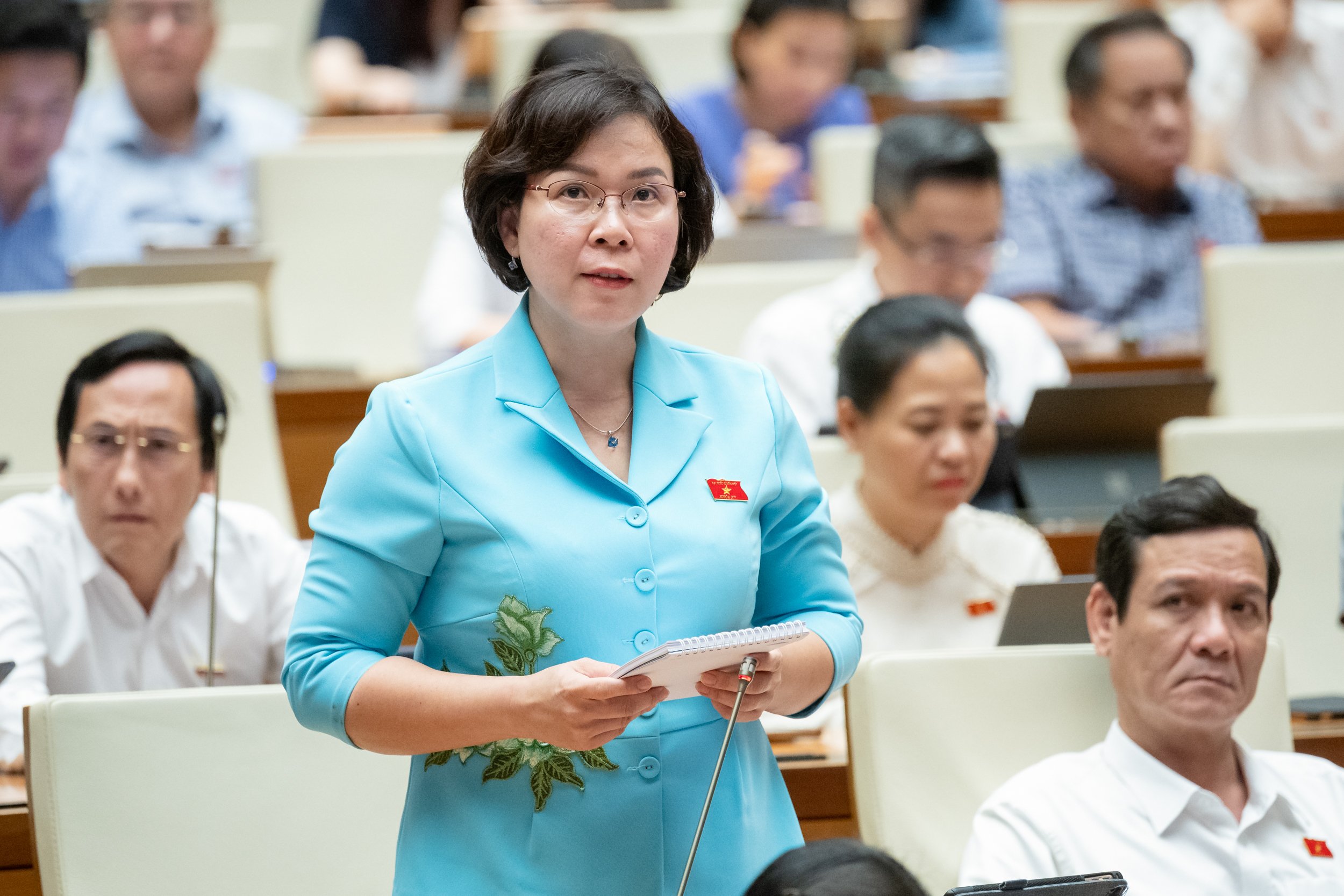 Tràn lan thuốc lá điện tử, đại biểu truy trách nhiệm Bộ Công thương- Ảnh 1.