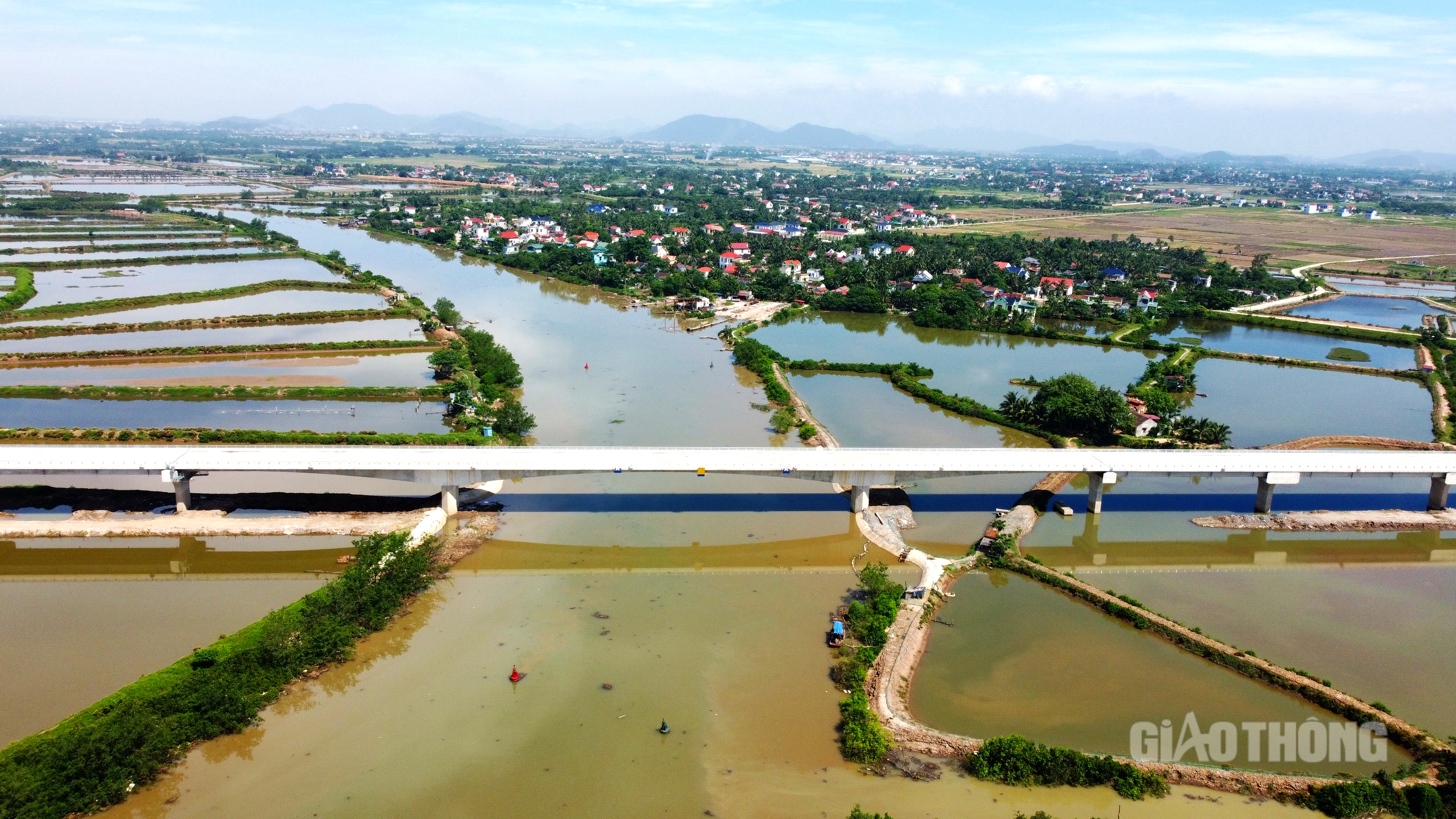 Ngắm cây cầu vượt cạn dài nhất Thanh Hoá- Ảnh 6.