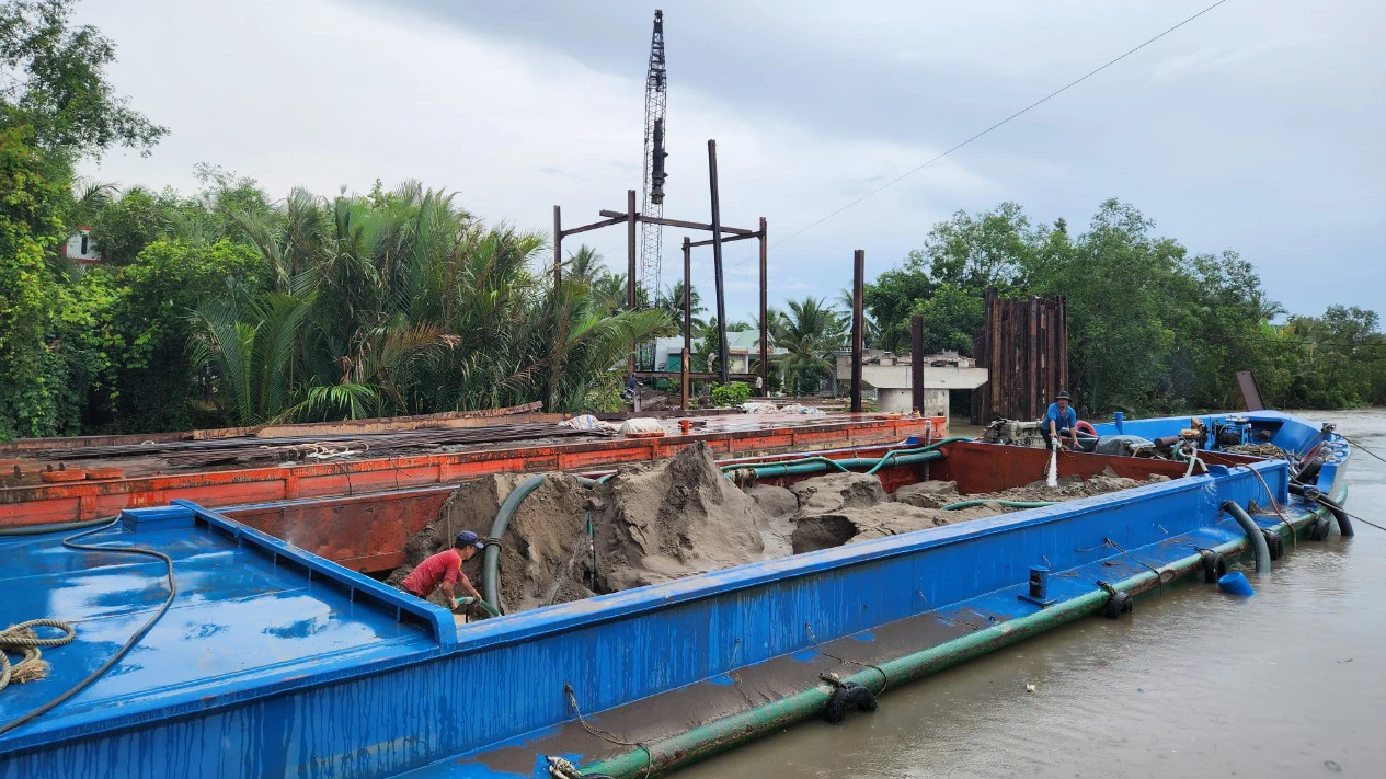 Cà Mau: Phê bình, kiểm điểm chủ đầu tư không chuyển biến trong giải ngân vốn đầu tư công- Ảnh 2.