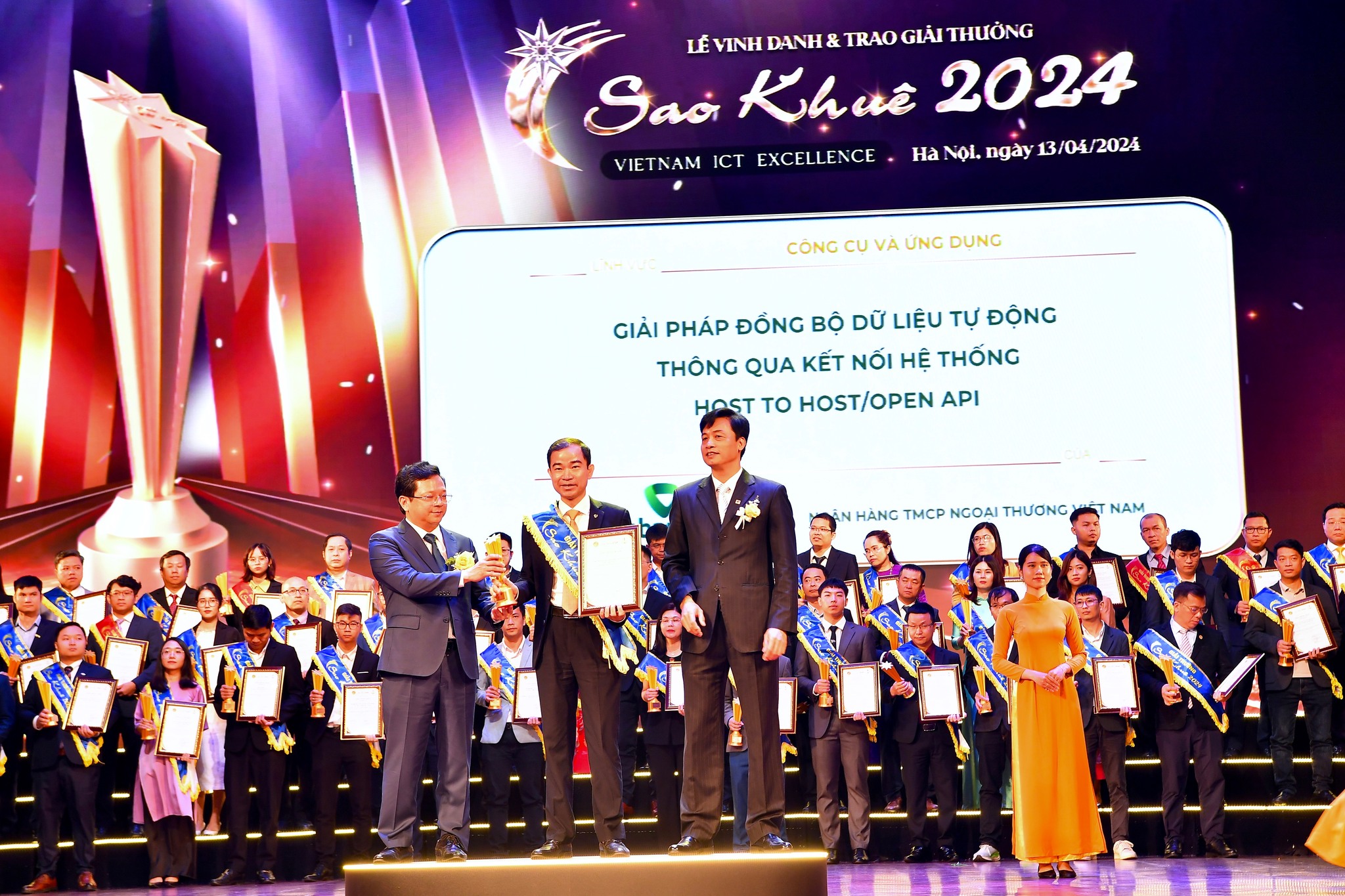 Vietcombank dẫn đầu xu hướng chuyển đổi số- Ảnh 1. Vietcombank dẫn đầu xu hướng chuyển đổi số- Ảnh 1.