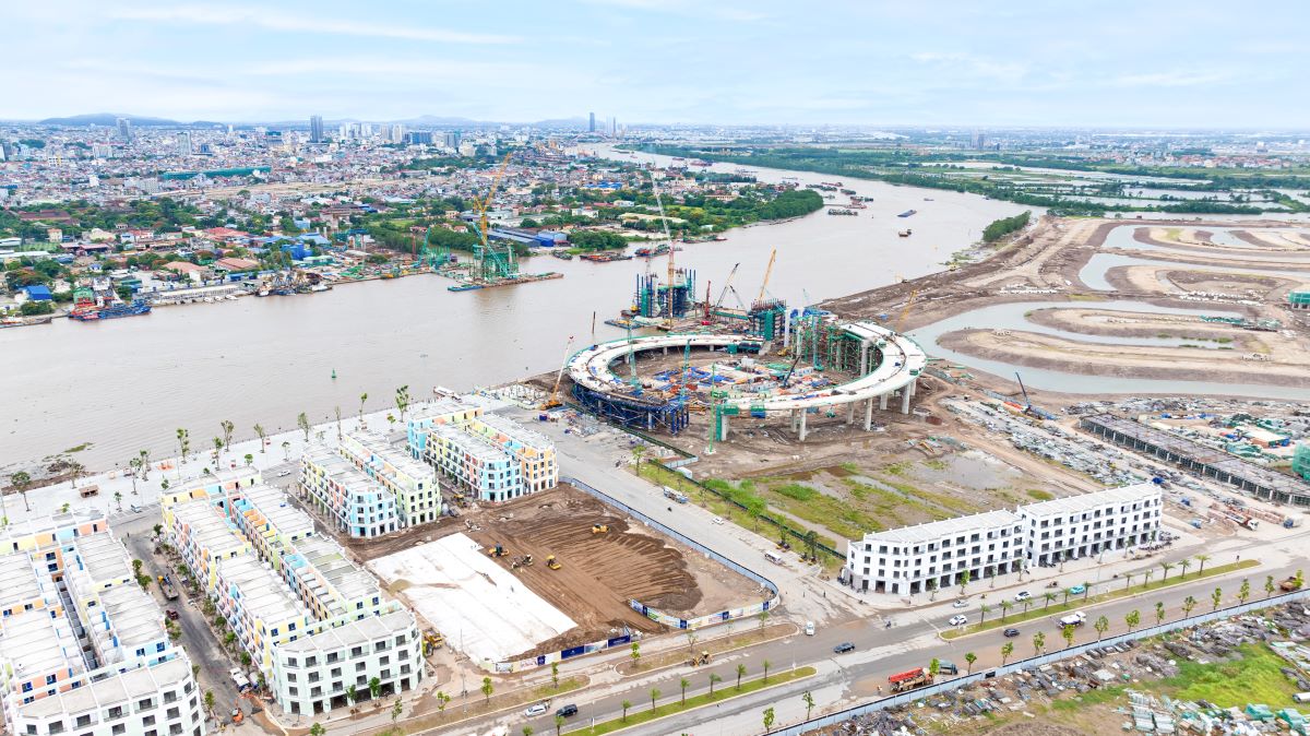 Cầu Hoàng Gia hoàn thành giúp bất động sản Vinhomes Royal Island “cất cánh”- Ảnh 4. Cầu Hoàng Gia hoàn thành giúp bất động sản Vinhomes Royal Island “cất cánh”- Ảnh 4.