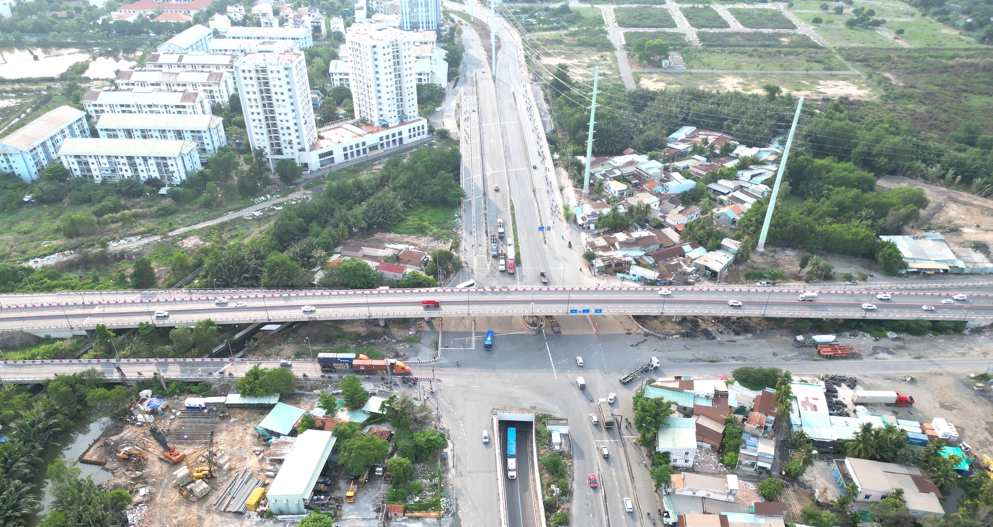 Thu hơn 4.700 tỷ phí cảng biển trong 2 năm, TP.HCM đầu tư vào việc gì?- Ảnh 1.