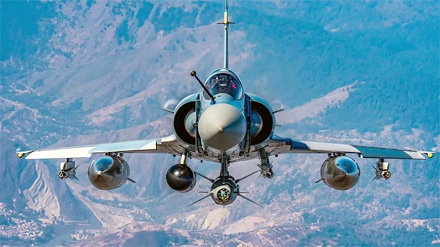 Pháp sẽ chuyển máy bay chiến đấu Mirage 2000 cho Ukraine- Ảnh 1.