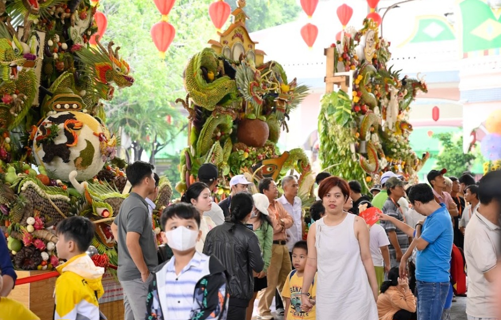 Tạo hình nghệ thuật bằng trái cây nhận giải thưởng nửa tỷ đồng- Ảnh 3.