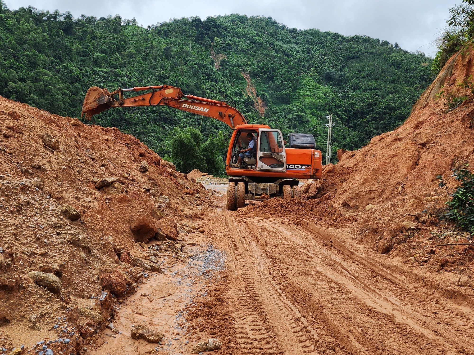 Tỉnh lộ 177 sạt lở nghiêm trọng, tiềm ẩn nguy cơ mất ATGT ở Hà Giang- Ảnh 12.