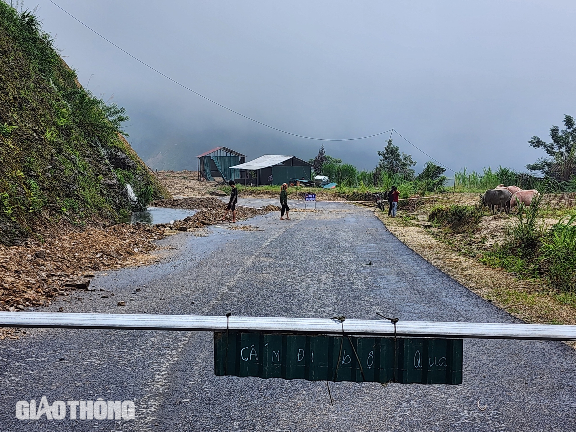 Tỉnh lộ 177 sạt lở nghiêm trọng, tiềm ẩn nguy cơ mất ATGT ở Hà Giang- Ảnh 7.