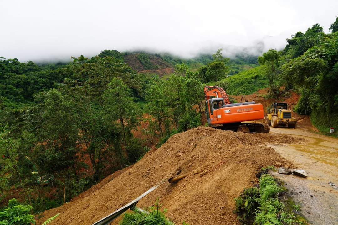 Dừng tìm kiếm nạn nhân vụ sạt lở 11 người chết, tập trung thông tuyến QL34- Ảnh 2.