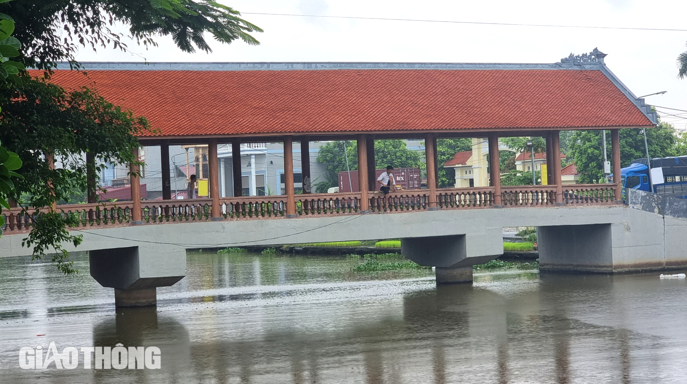 Ngắm những cây cầu ngói độc đáo ở vùng biển Ninh Bình- Ảnh 10.