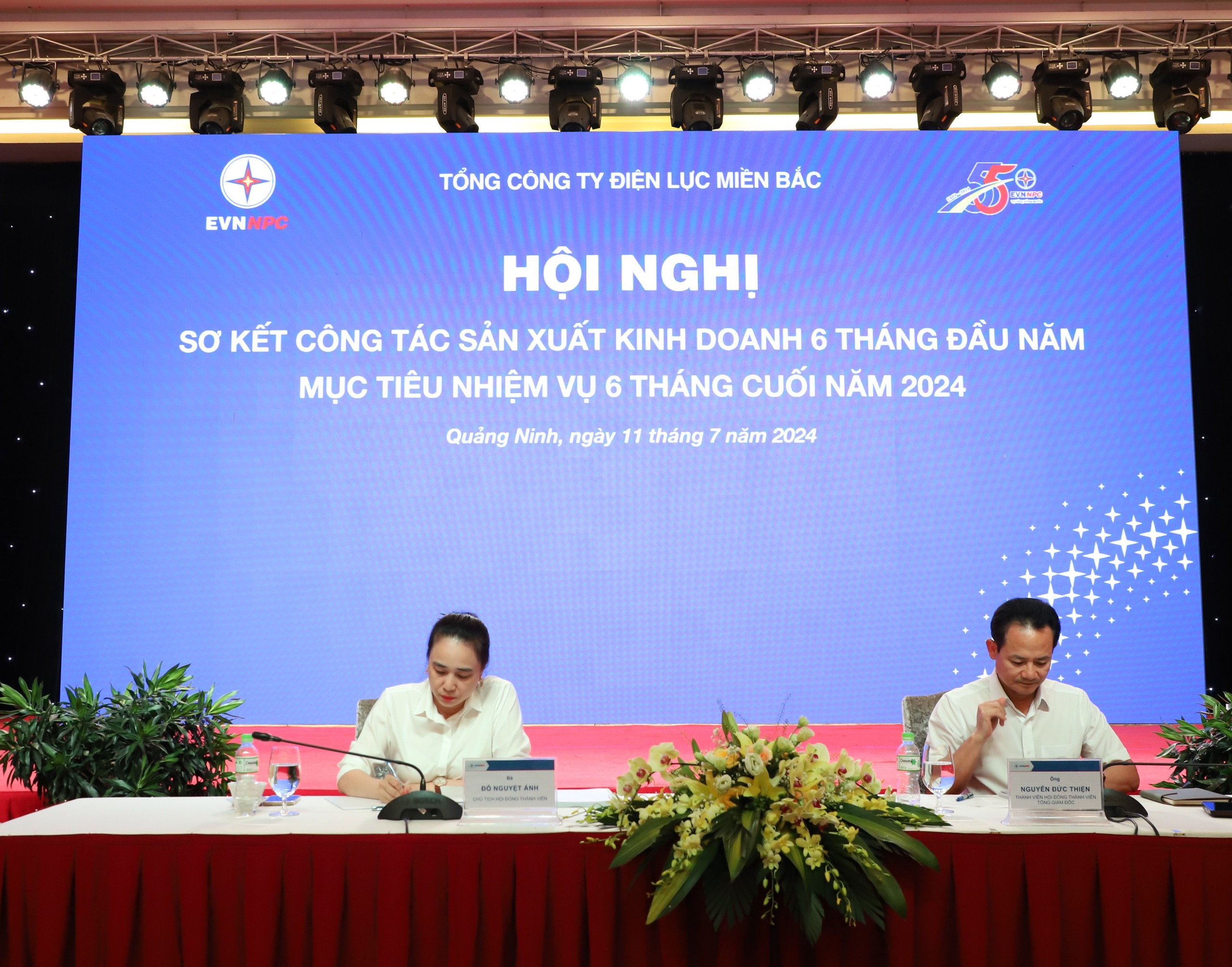 EVNNPC đảm bảo cung cấp điện ổn định cho 27 tỉnh phía Bắc- Ảnh 1. EVNNPC đảm bảo cung cấp điện ổn định cho 27 tỉnh phía Bắc- Ảnh 1.