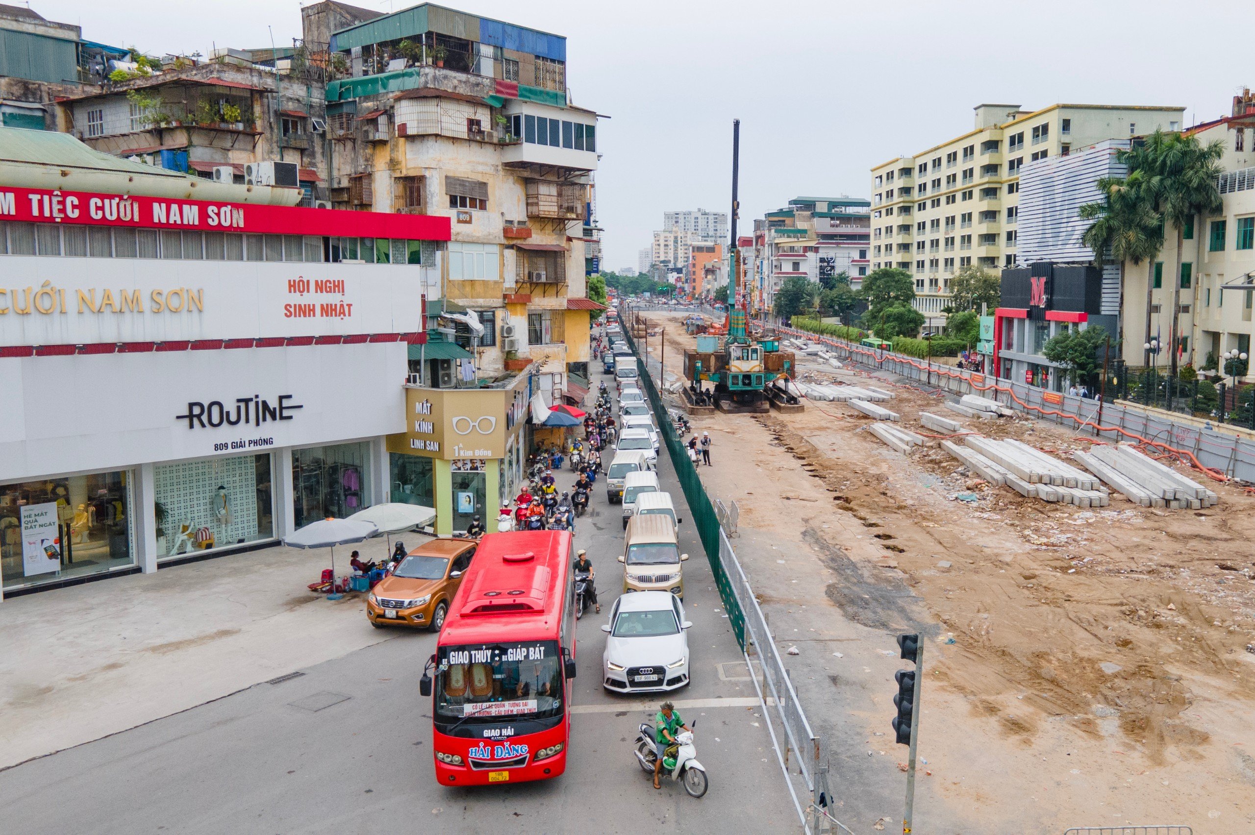 Hà Nội: Bất chấp lệnh cấm, xe khách vô tư vào đường Kim Đồng- Ảnh 8.