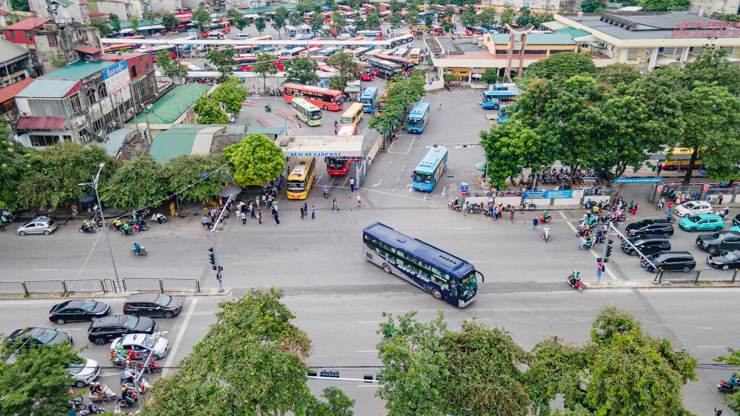 Hà Nội: Bất chấp lệnh cấm, xe khách vô tư vào đường Kim Đồng- Ảnh 5.