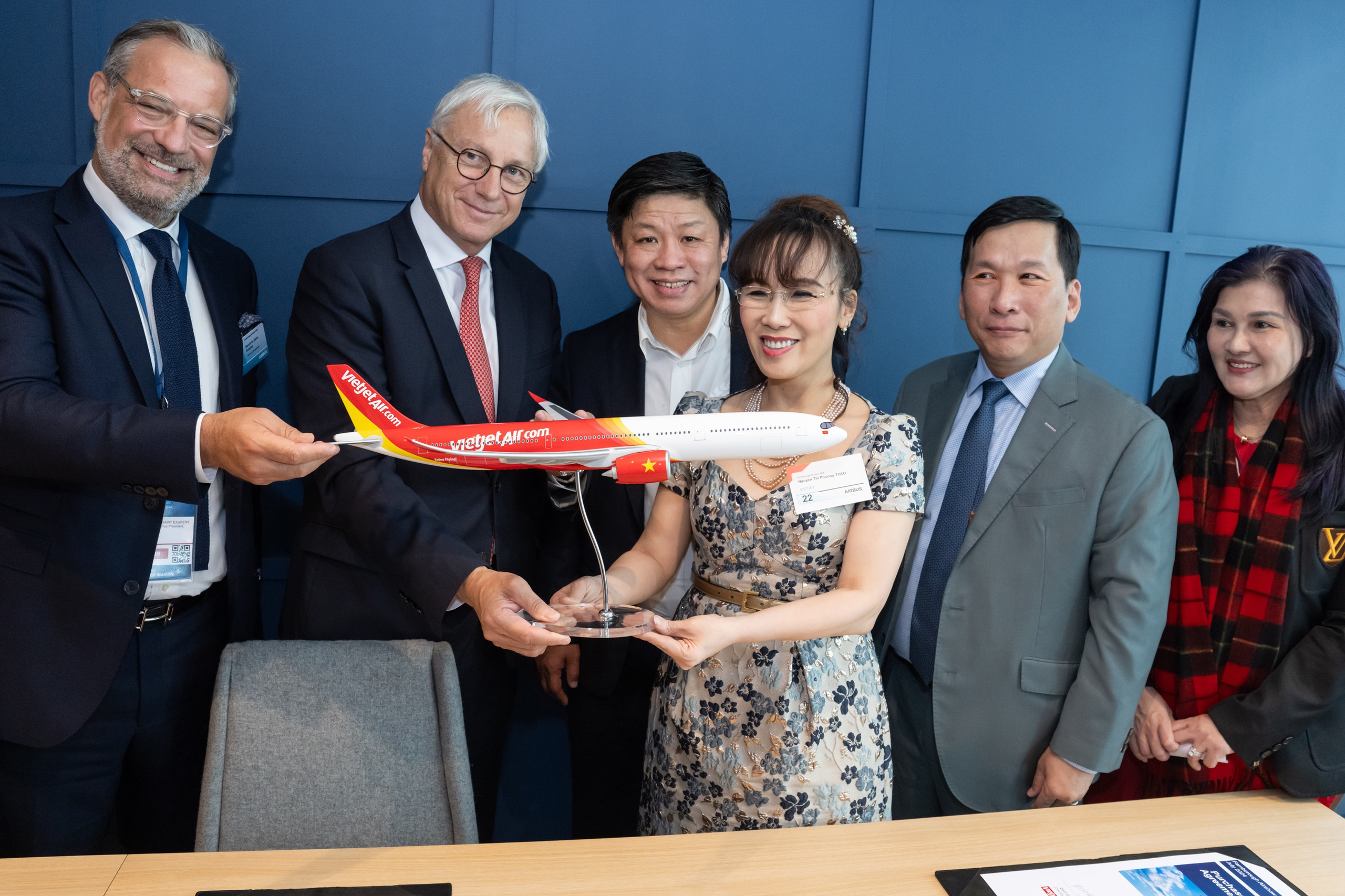 Vietjet "chốt đơn" 20 tàu bay Airbus trị giá hơn 7,4 tỷ USD- Ảnh 1.