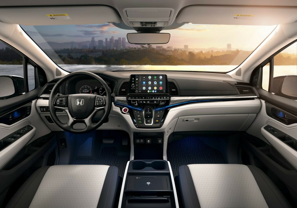 Honda Odyssey 2025 chính thức ra mắt, giá bán từ 1 tỷ đồng