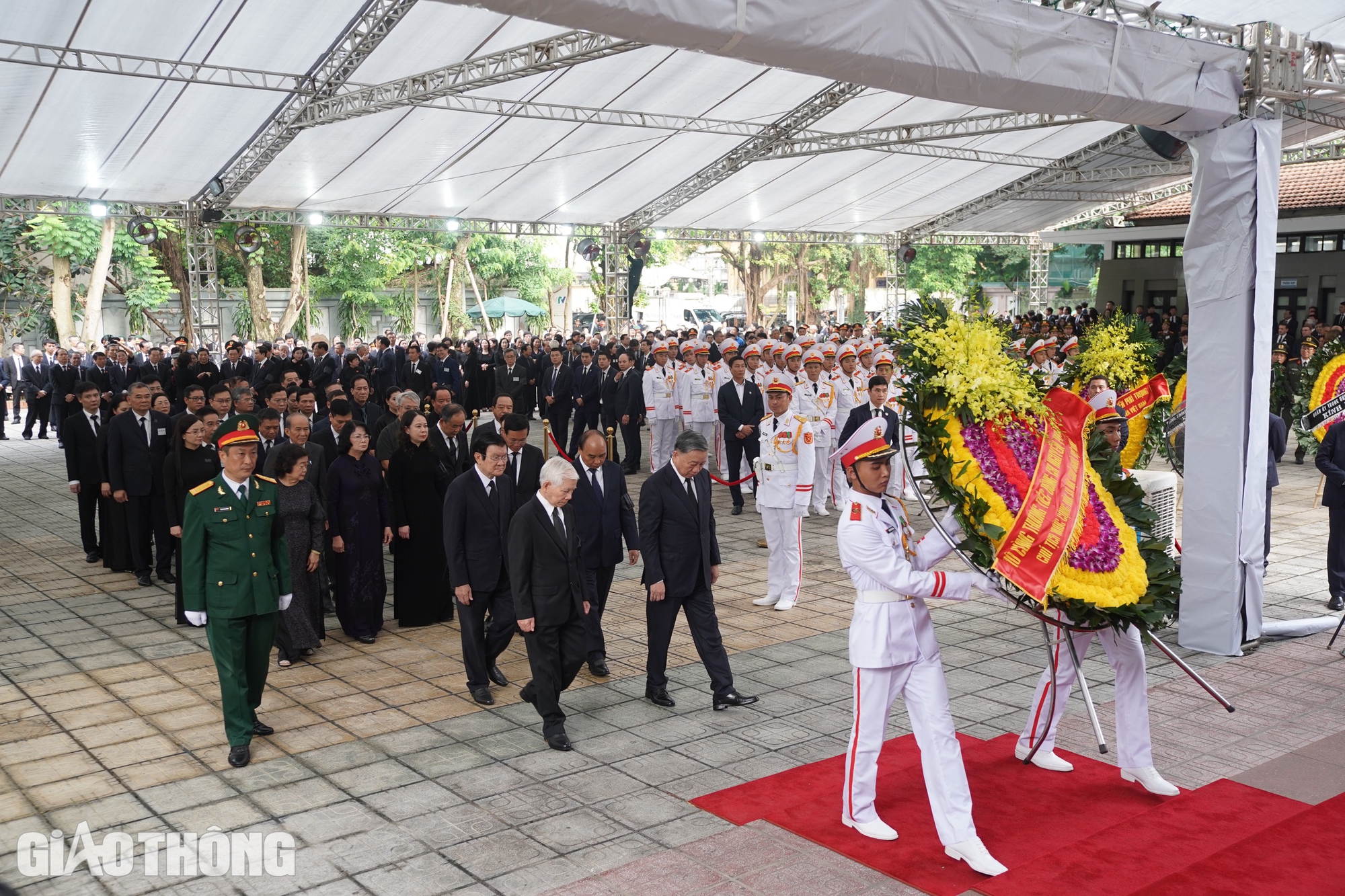 Đoàn lãnh đạo, nguyên lãnh đạo Đảng, Nhà nước viếng Tổng Bí thư Nguyễn Phú Trọng- Ảnh 13.