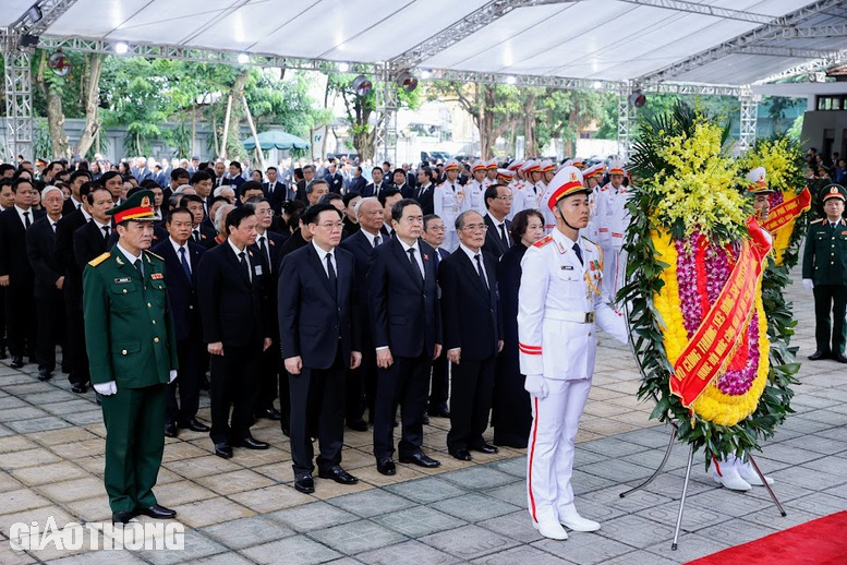 Đoàn lãnh đạo, nguyên lãnh đạo Đảng, Nhà nước viếng Tổng Bí thư Nguyễn Phú Trọng- Ảnh 15.