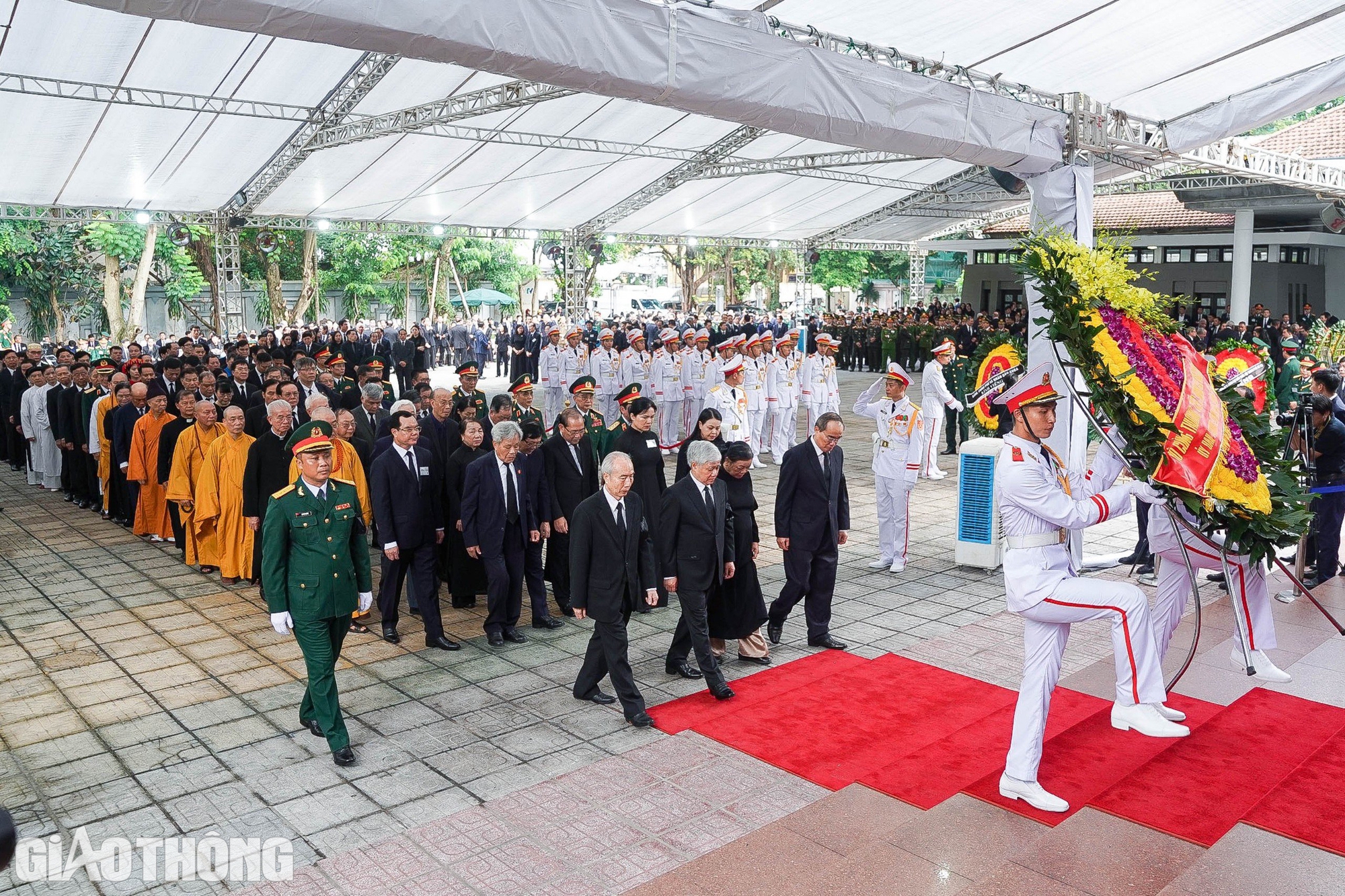 Đoàn lãnh đạo, nguyên lãnh đạo Đảng, Nhà nước viếng Tổng Bí thư Nguyễn Phú Trọng- Ảnh 17.