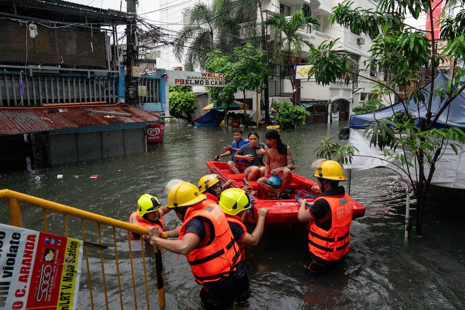 Siêu bão Gaemi khiến đường phố Philippines ngập sâu, 600 nghìn người mất nhà- Ảnh 6.